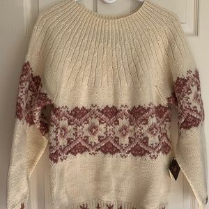 Outback Red women's 100% wool sweater size large, NWT